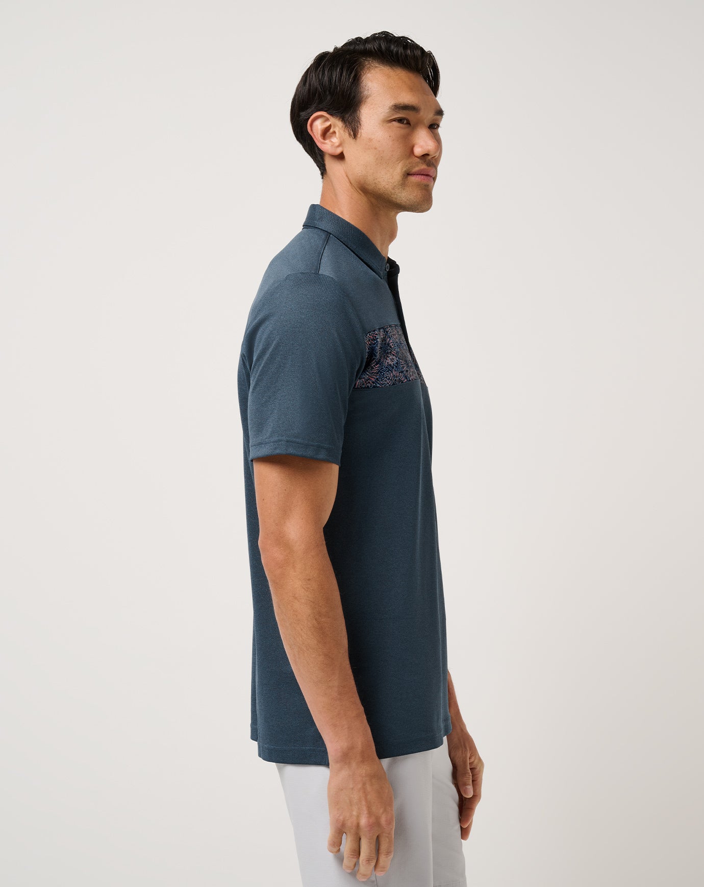 A40144_4MIV_2_ECOMM.jpg
