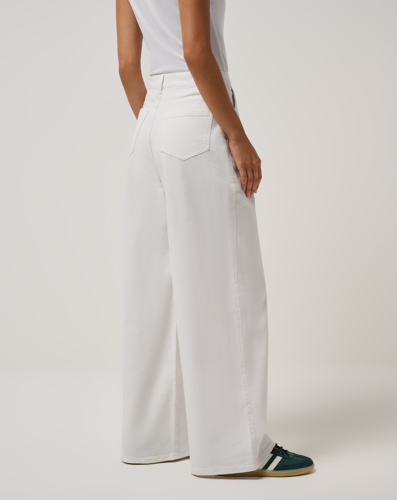 A45790_1WHT_2_ECOMM-jpg.jpg